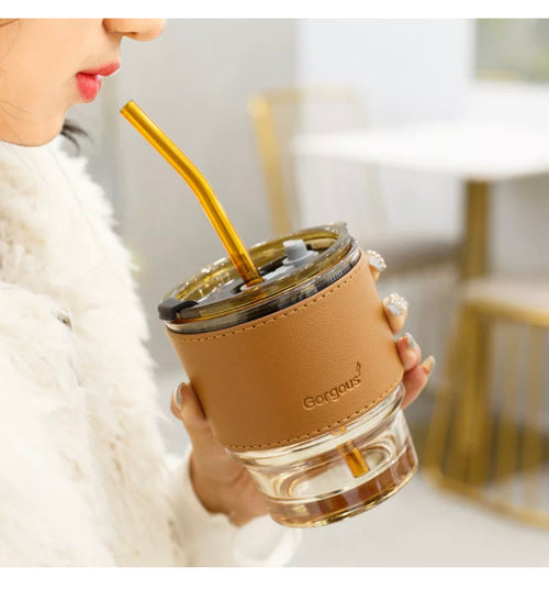 03 Tasse en verre avec paille SV